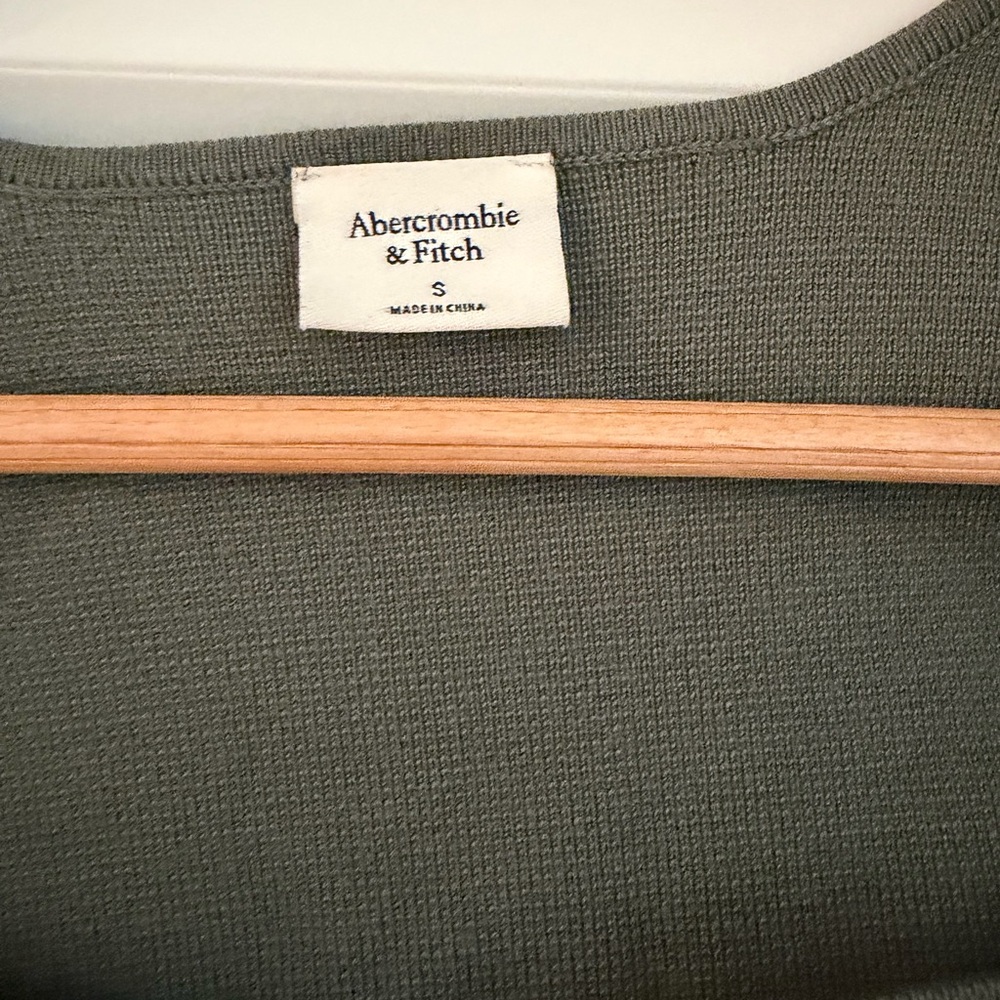 Abercrombie & Fitch Ribbed Sweater - Picture 4 of 4